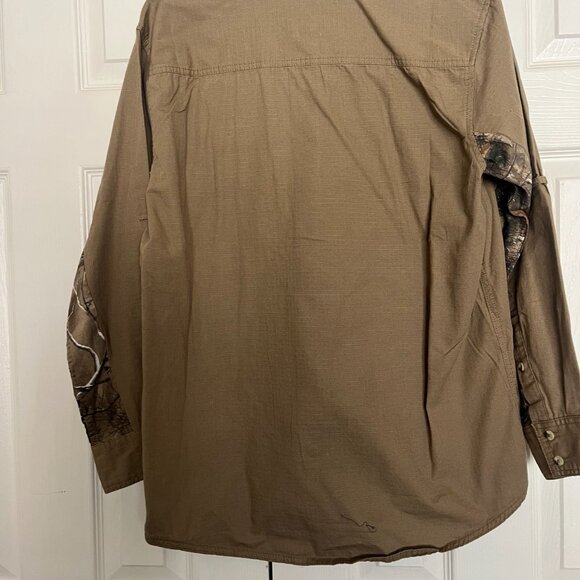 NEW Earthletics Realtree Long Sleeve Button Down Shirt - Picture 2 of 2